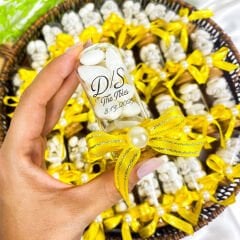 Cam Tüplü Badem Şekeri